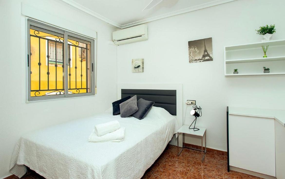 Bungalow La Herrada Лос Монтесинос Екстериор снимка