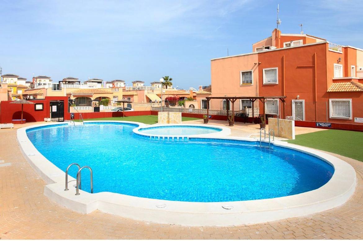 Bungalow La Herrada Лос Монтесинос Екстериор снимка